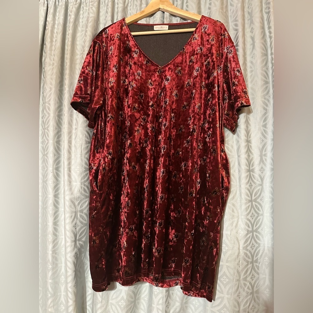 Natural Life Tunic Top Women’s L Red Velvet Floral Short Sleeve Pockets Hippie